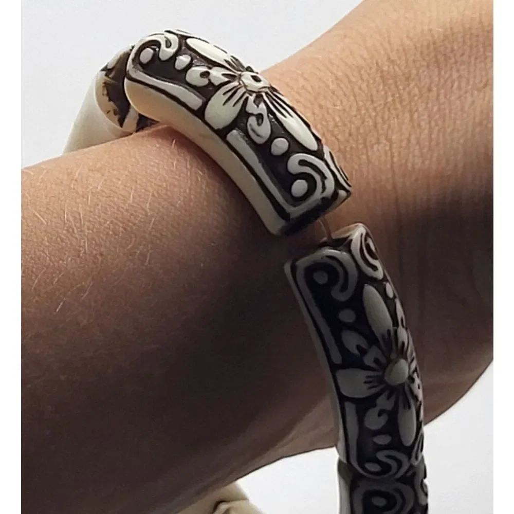 Bohemian Bangle Stretch Balinese Pattern Acrylic Bracelet 7.5 in